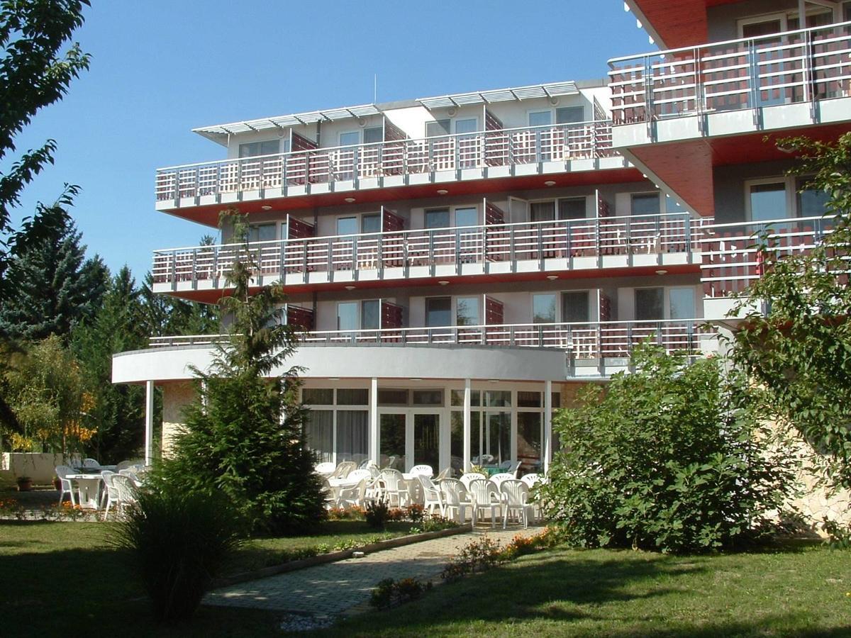 Well Hotel Harkány Dış mekan fotoğraf